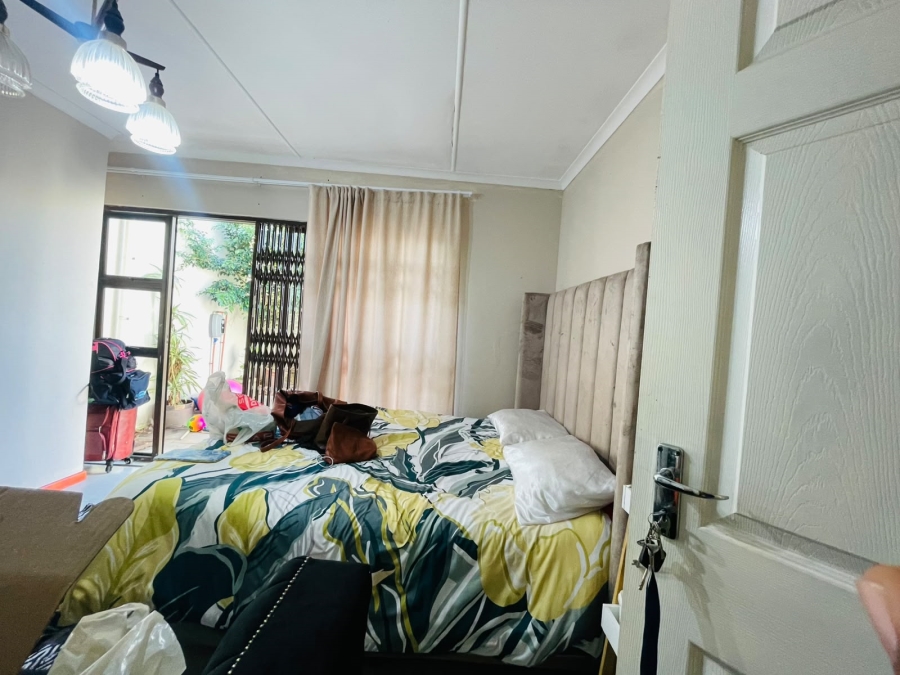 6 Bedroom Property for Sale in Quigney Eastern Cape